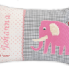 Namenskissen mit Elefant-Applikation in rosa auf grauen Vichykaro und weichen Details