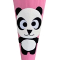Schauen Sie sich hier den süßen Panda unserer Schultüte Panda rosa im Detail an.