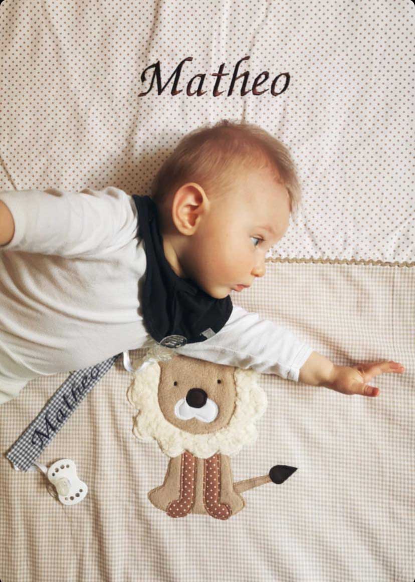 Schauen Sie sich unsere große Auswahl an Babydecken mit Namen in hervorragender Qualität an.