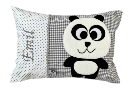 Personalisieren Sie hier das Namenskissen Panda mit Ihrem Wunschnamen!
